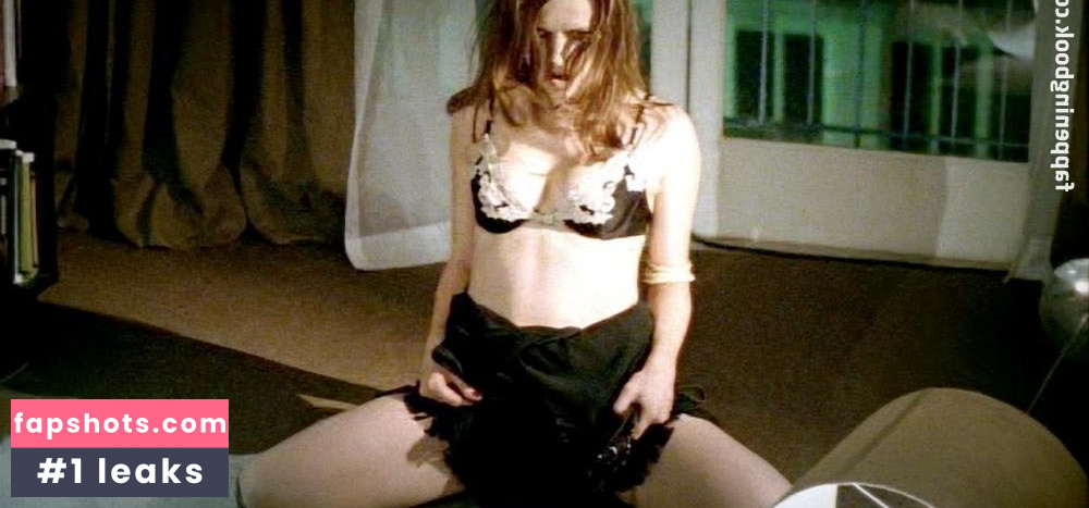 Maria Luísa Mendonça Nude Leaks OnlyFans Photos #4 - LeakJerk