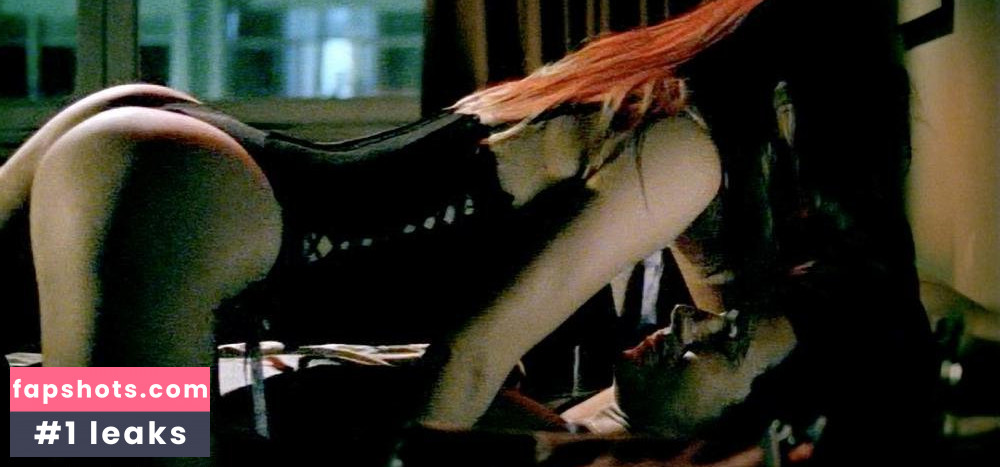 Maria Luísa Mendonça Nude Leaks OnlyFans Photos #6 - LeakJerk