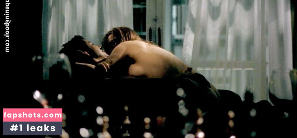 Maria Luísa Mendonça Nude Leaks OnlyFans Photos #7 - LeakJerk