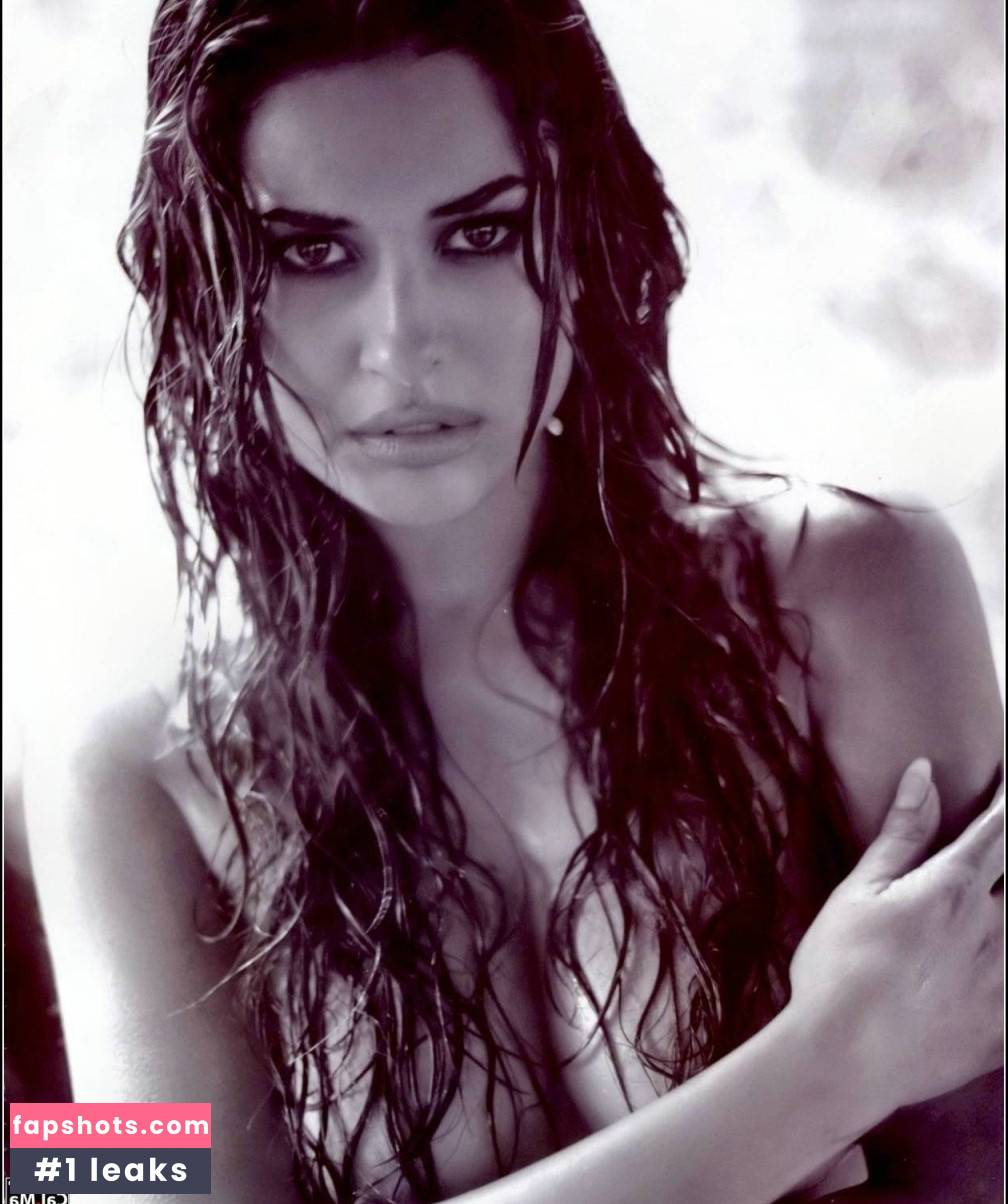 Maria Mazza gallery photo #11