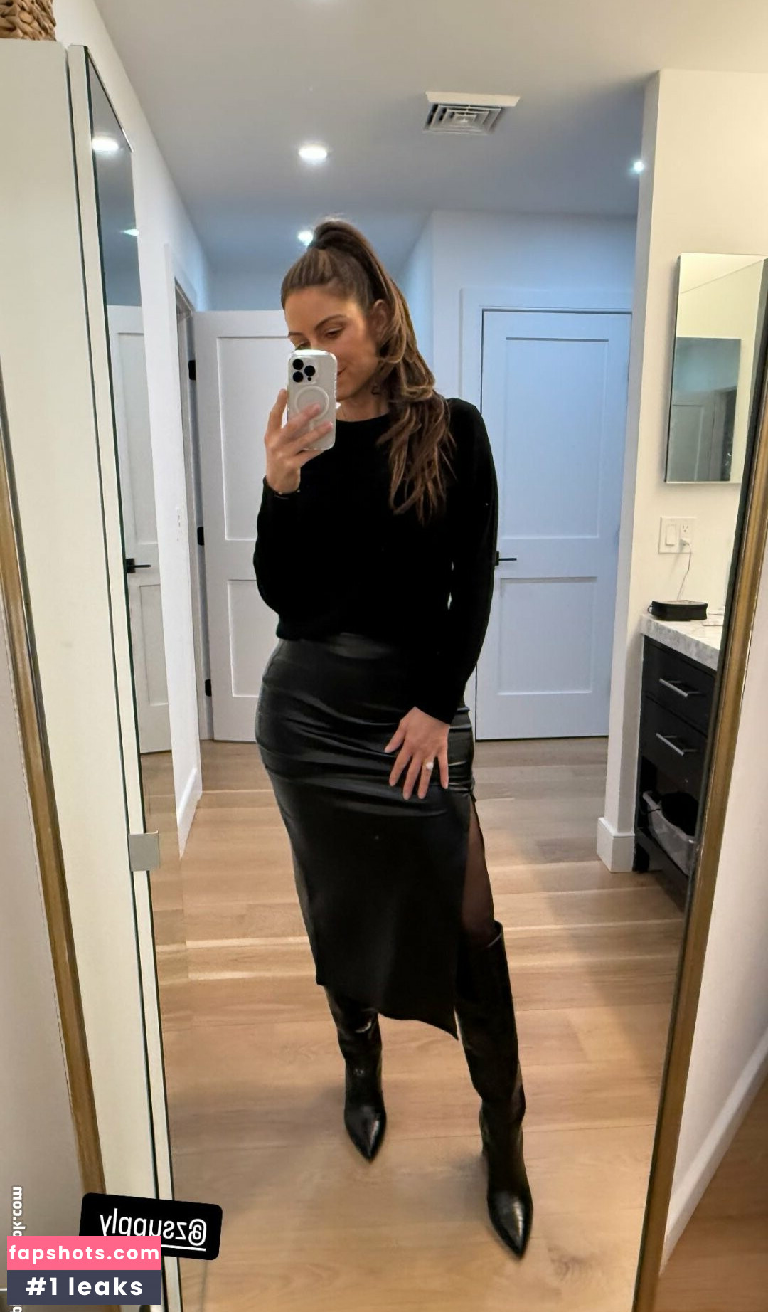 Maria Menounos gallery photo #11