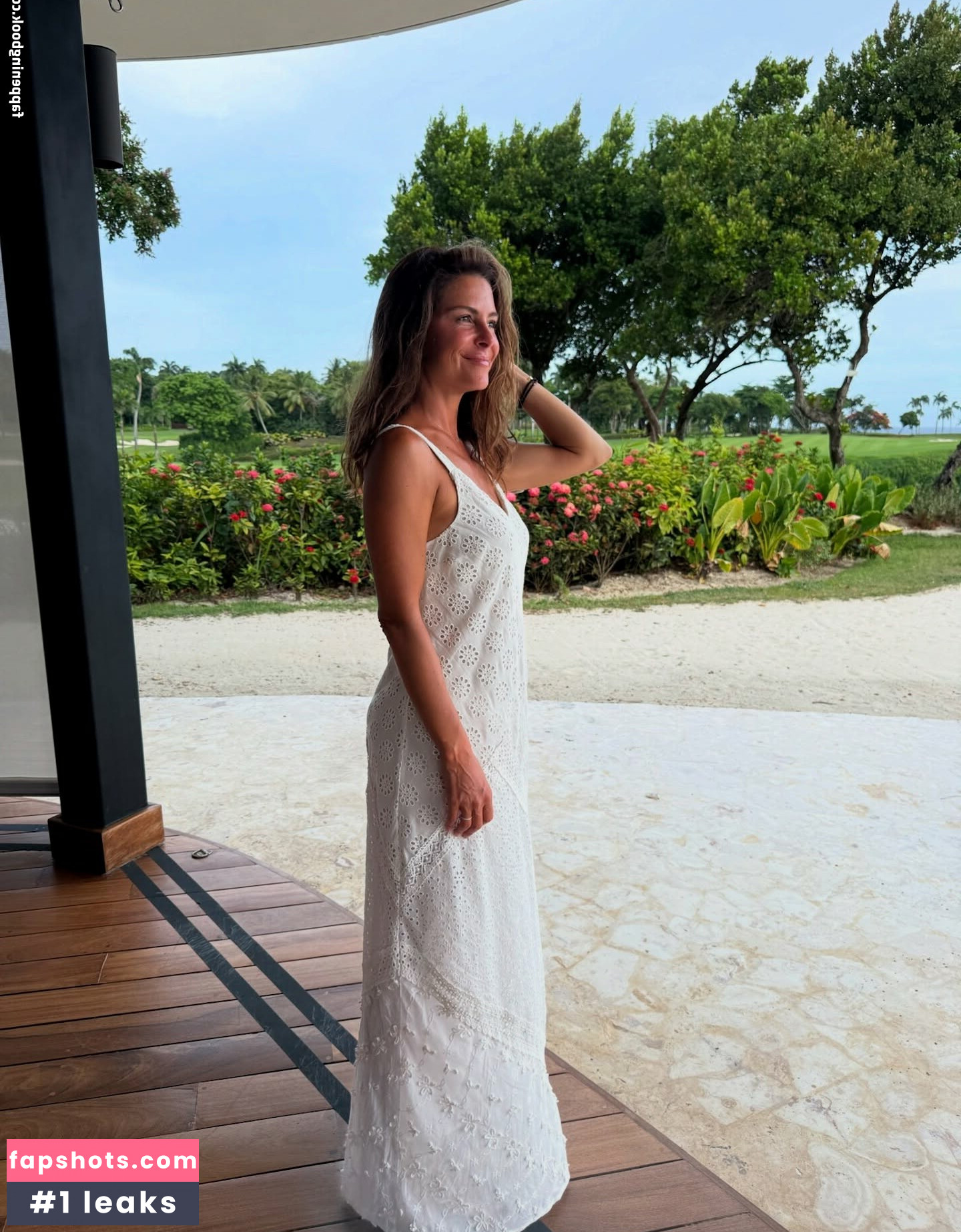 Maria Menounos gallery photo #3