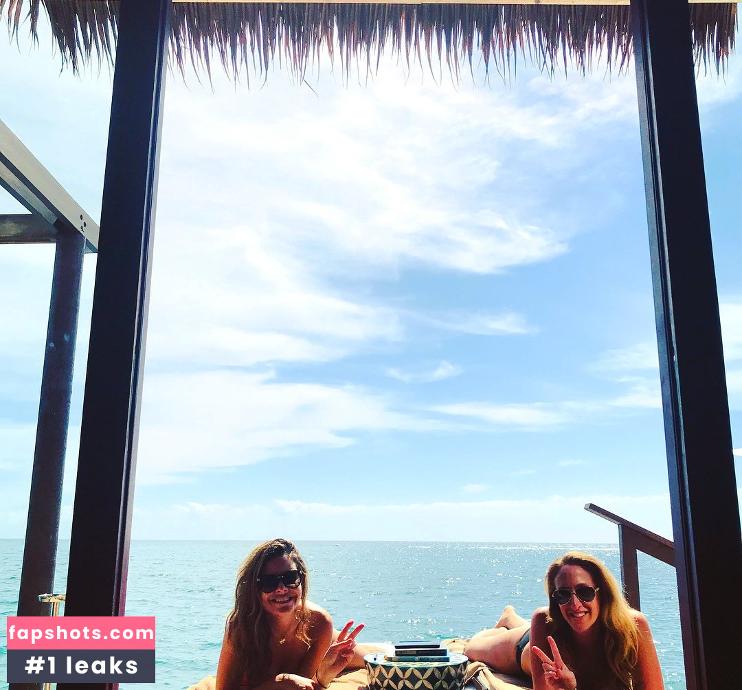 Maria Menounos gallery photo #210