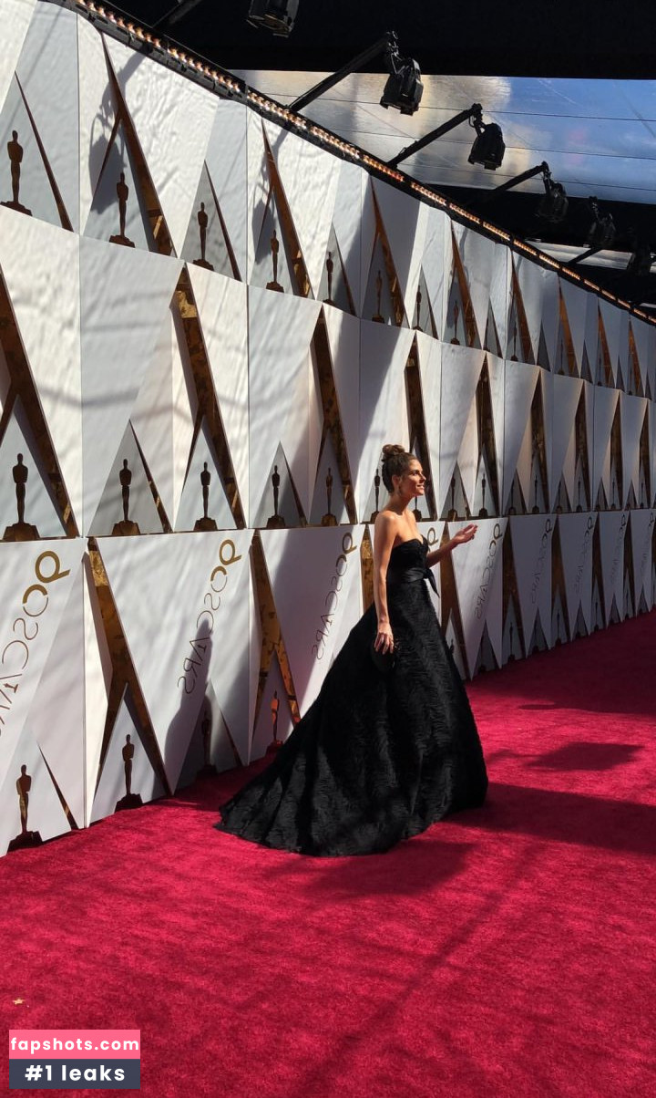 Maria Menounos gallery photo #211