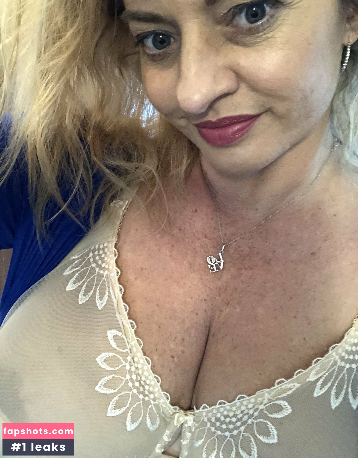 Maria Moore gallery photo #3