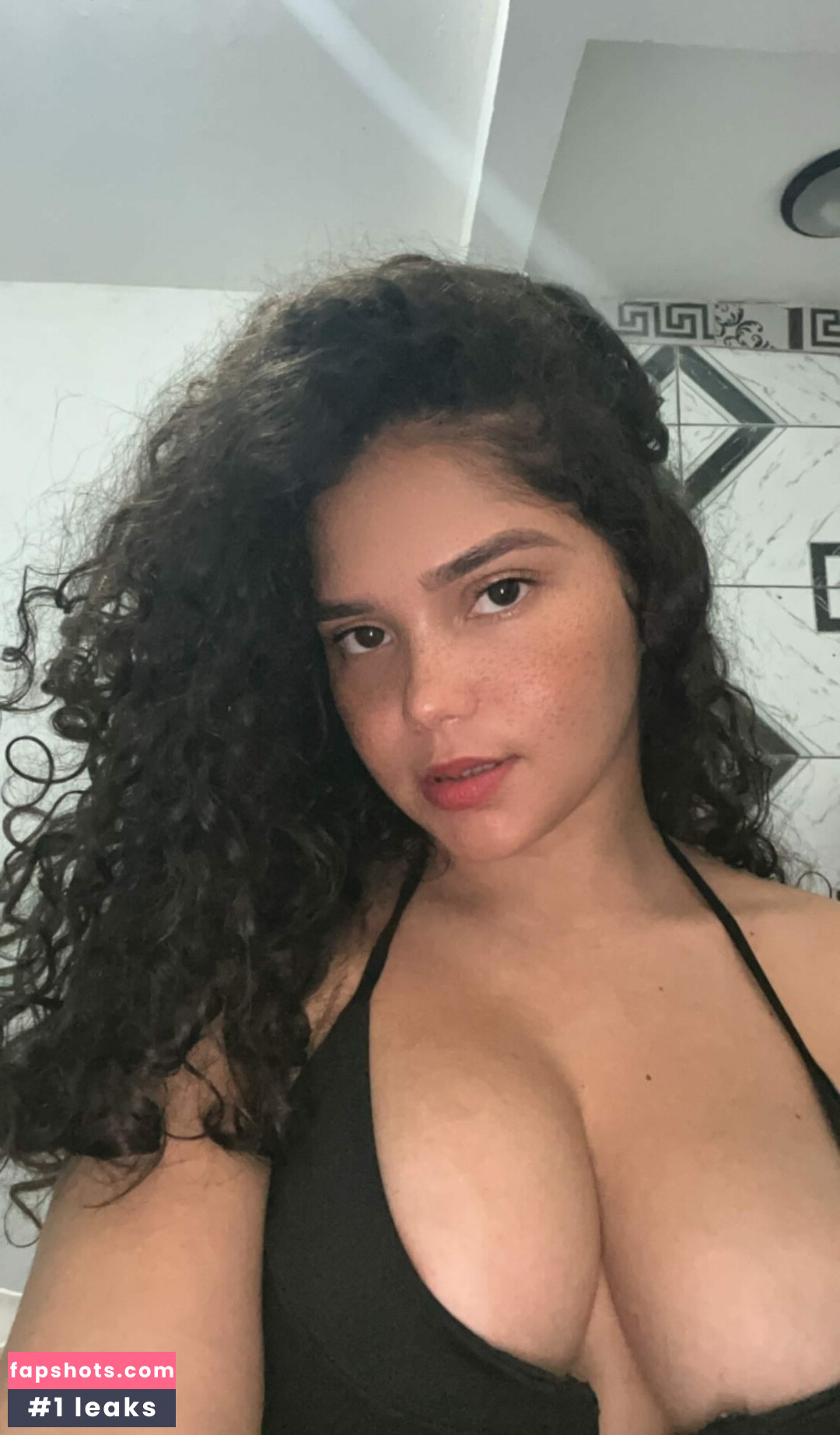 Maria Oliveira gallery photo #6