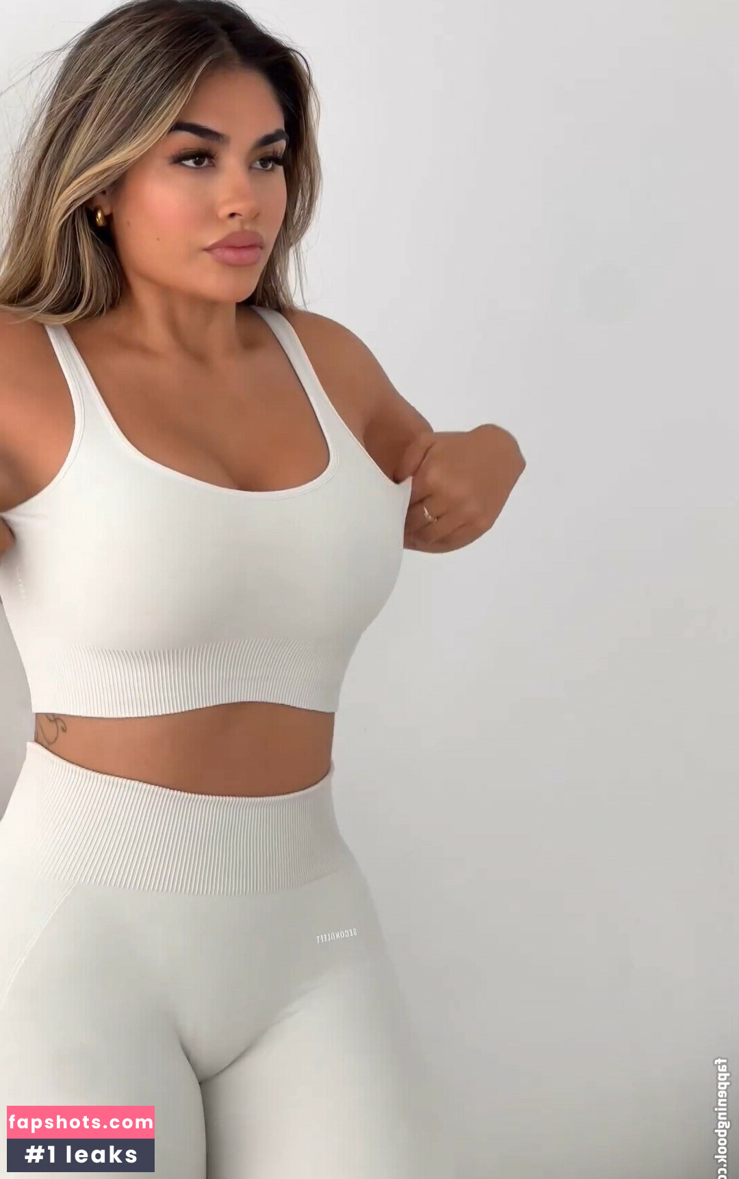 Maria Perez gallery photo #3