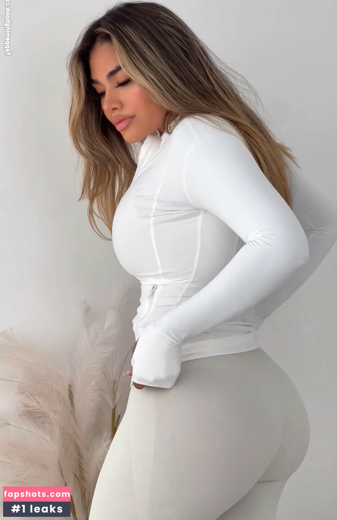 Maria Perez gallery photo #5