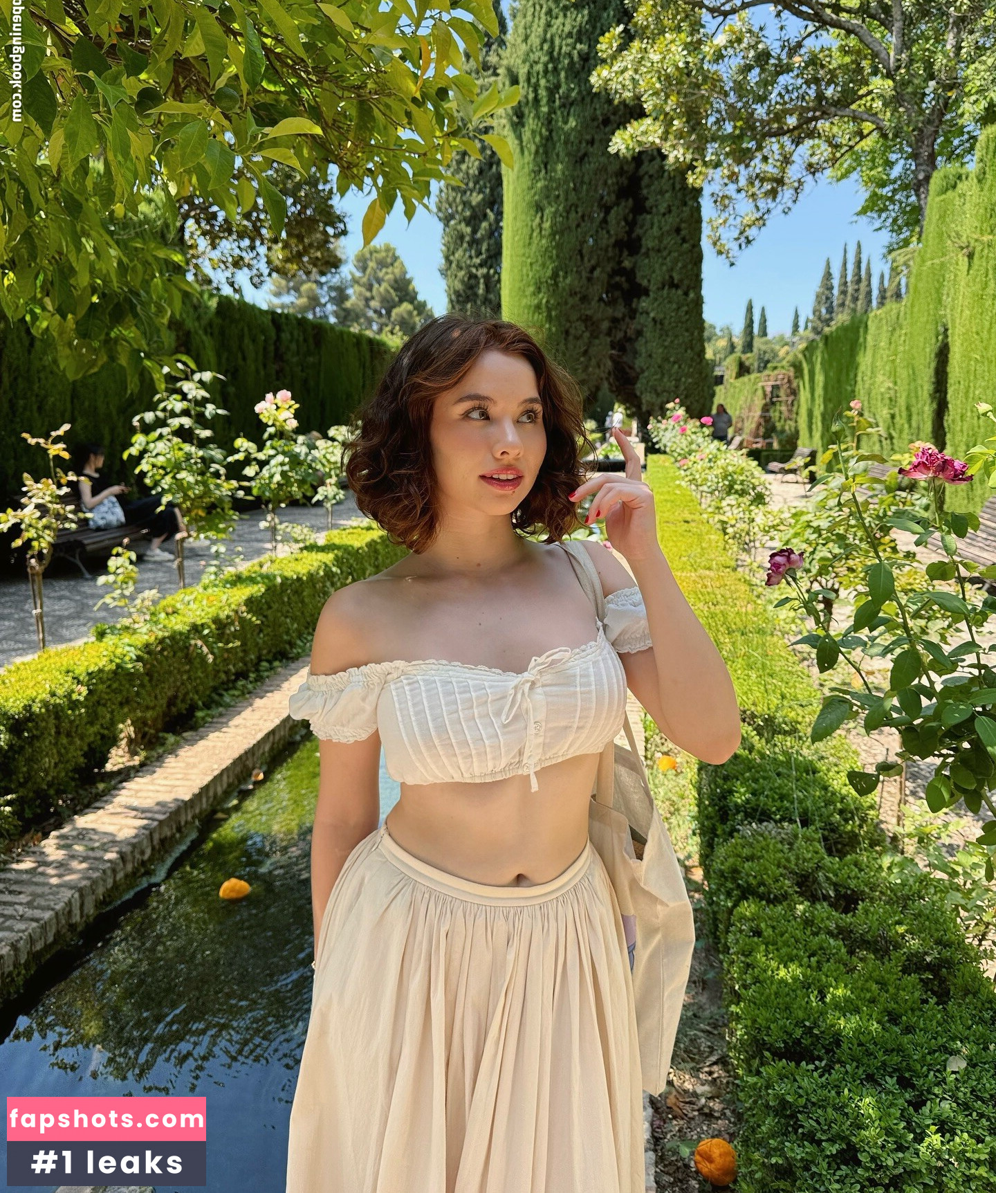 Maria Reus Huang gallery photo #22