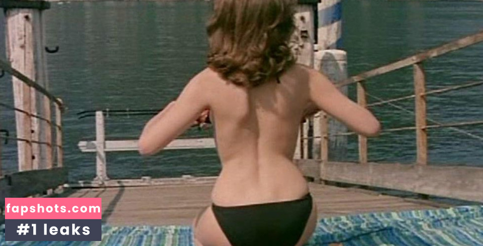 Maria Rosaria Omaggio gallery photo #7