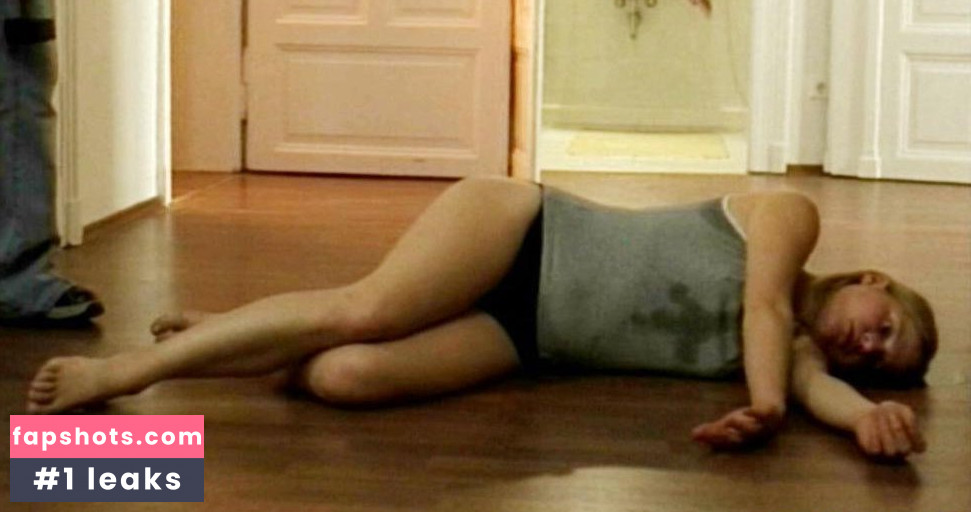 Maria Simon gallery photo #13