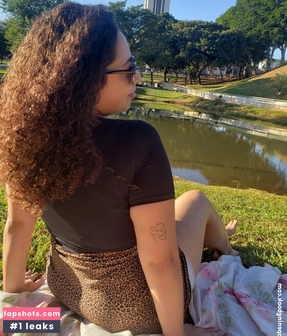 Maria T gallery photo #3