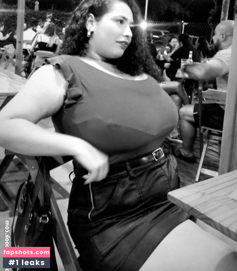 Maria T gallery photo #4