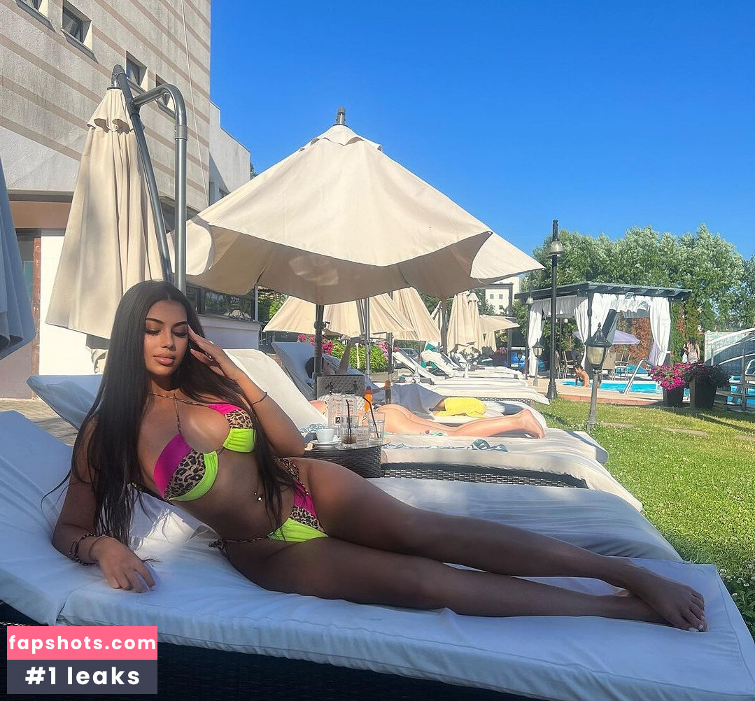 Mariaa.beatrice nude babe gallery