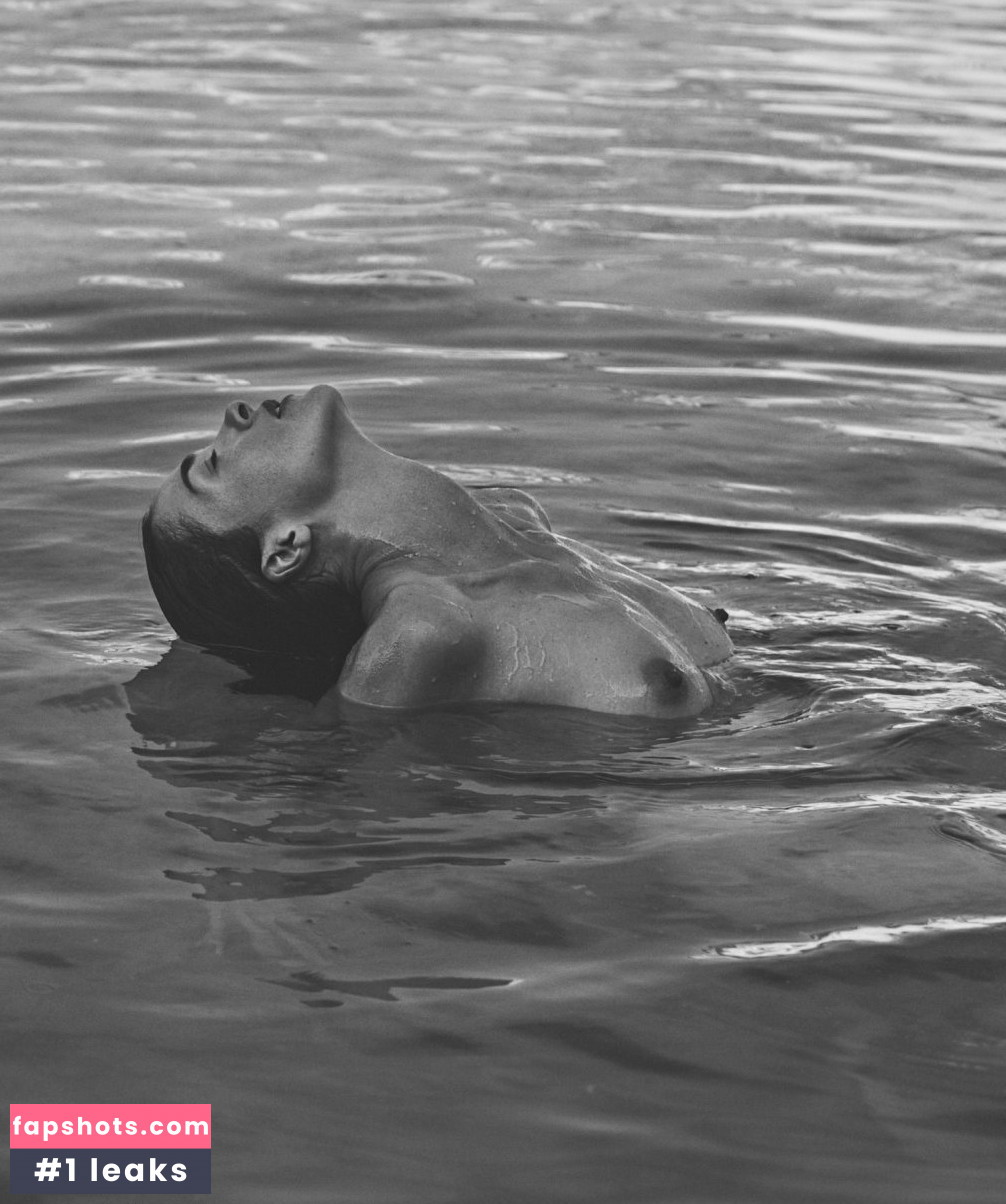 Mariacarla Boscono gallery photo #27