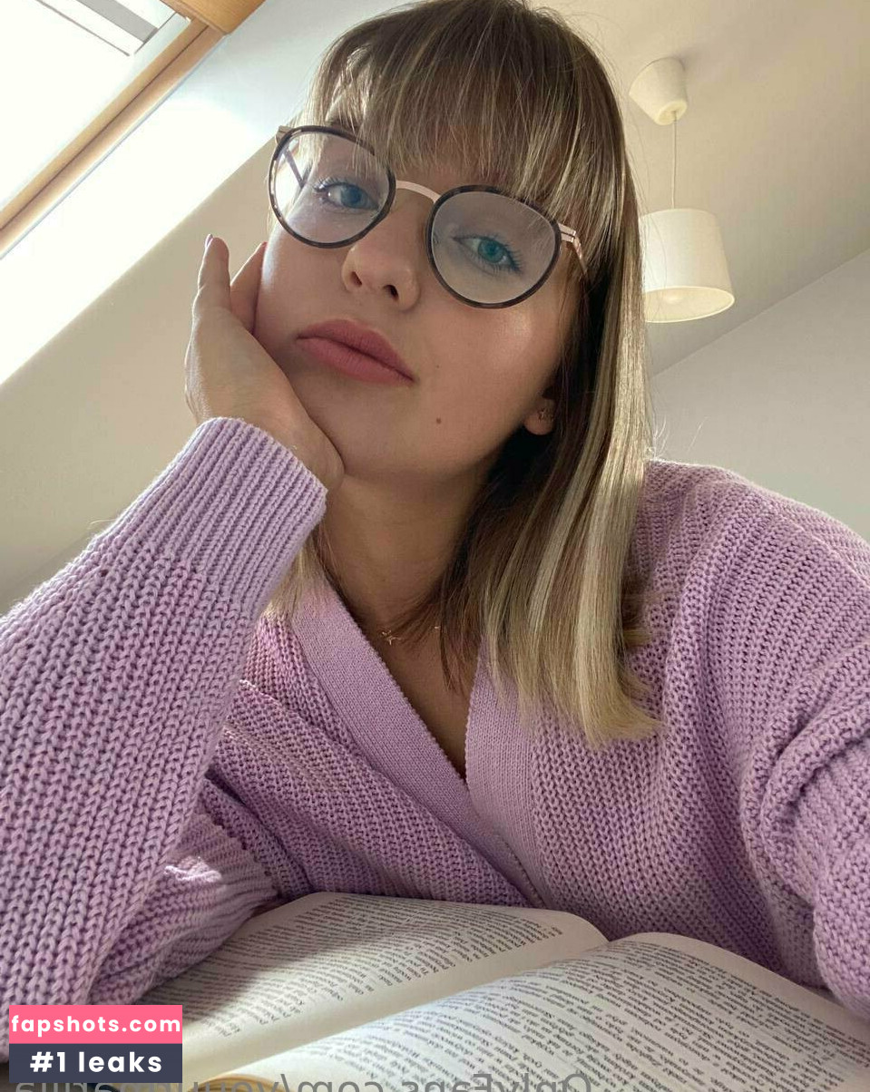 mariaholovko gallery photo #3