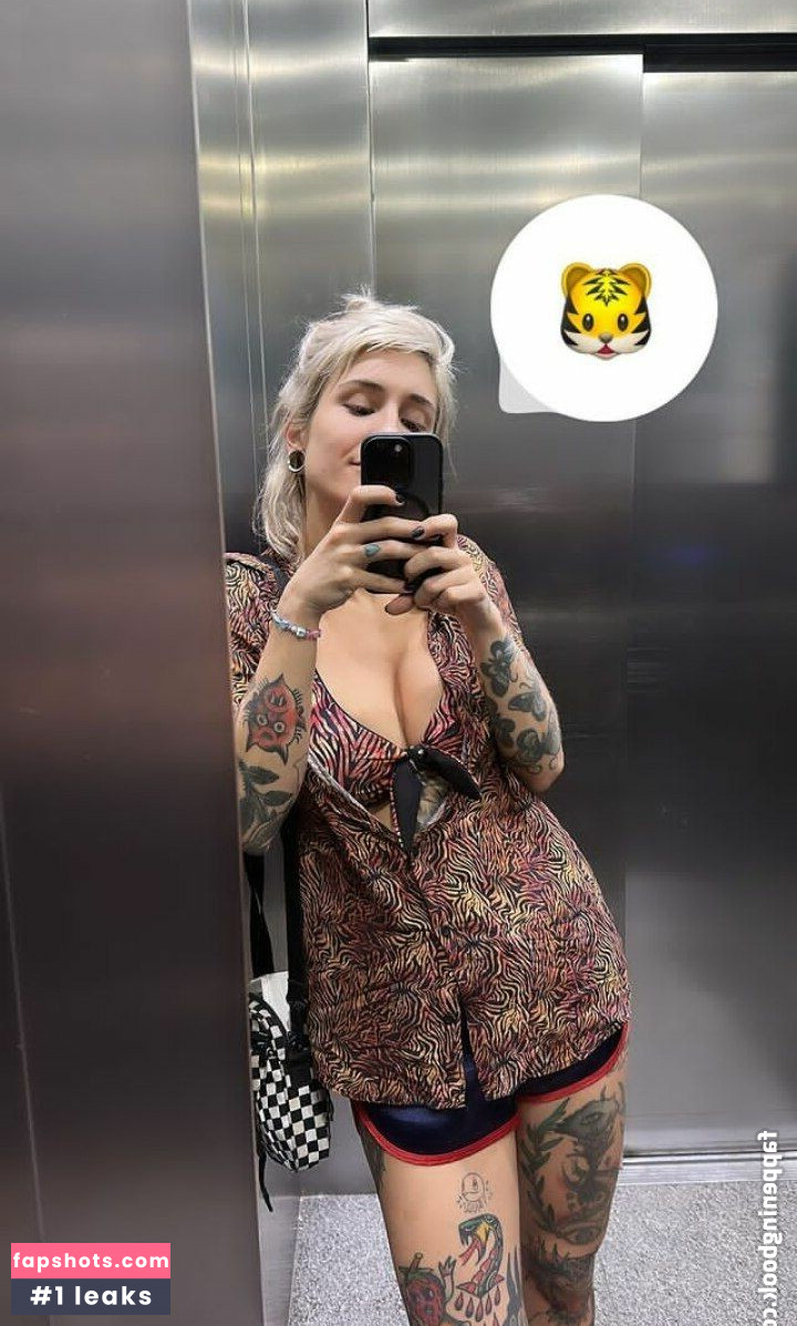 Mariana Ayres gallery photo #10