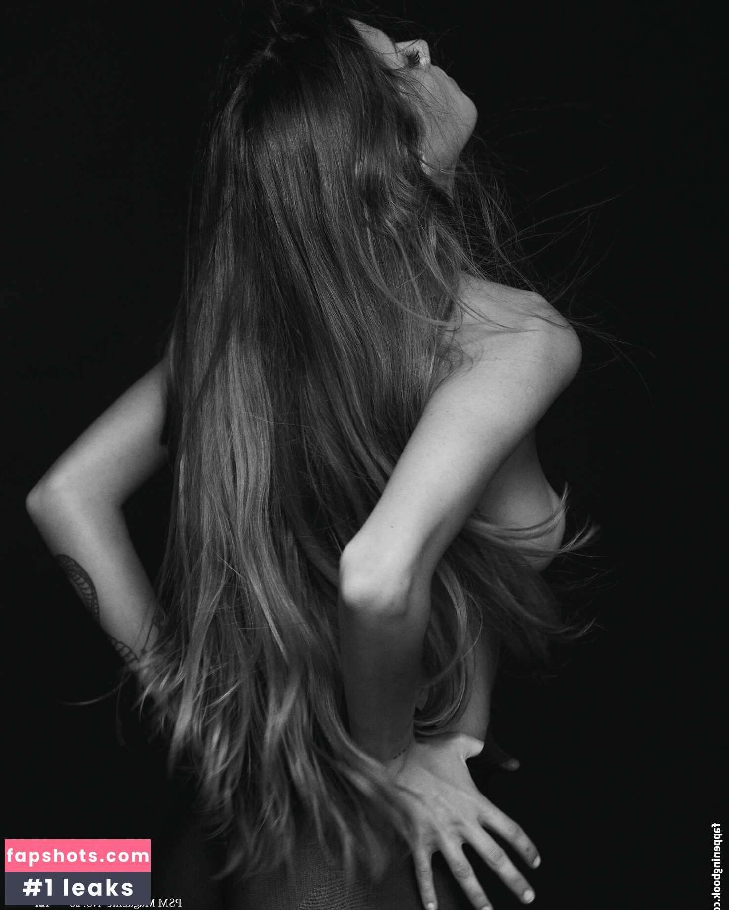 Mariana Ferreira gallery photo #21