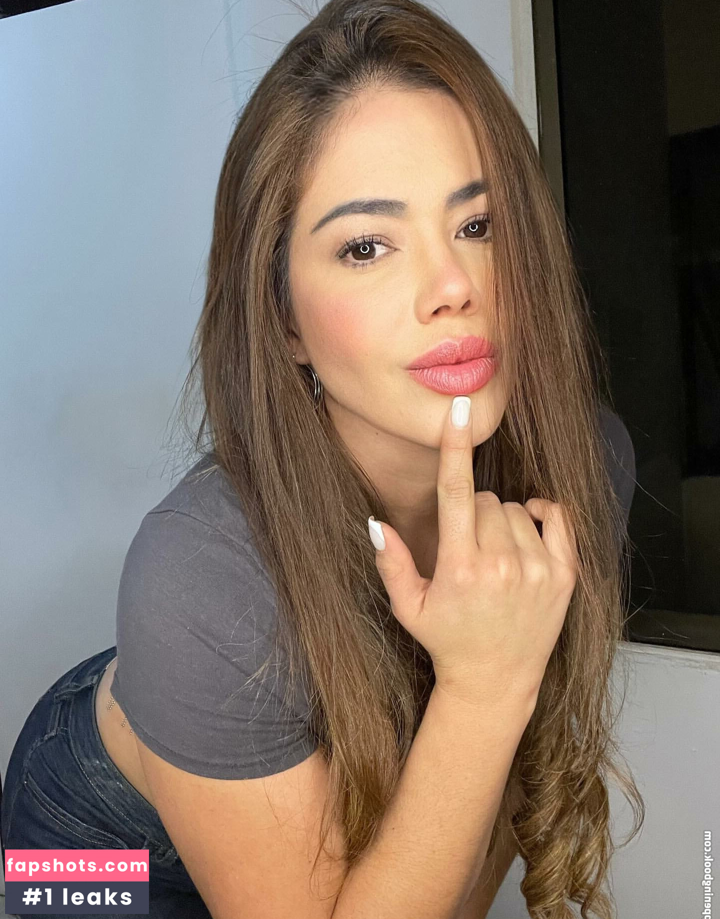 Mariana Isaza nude babe gallery