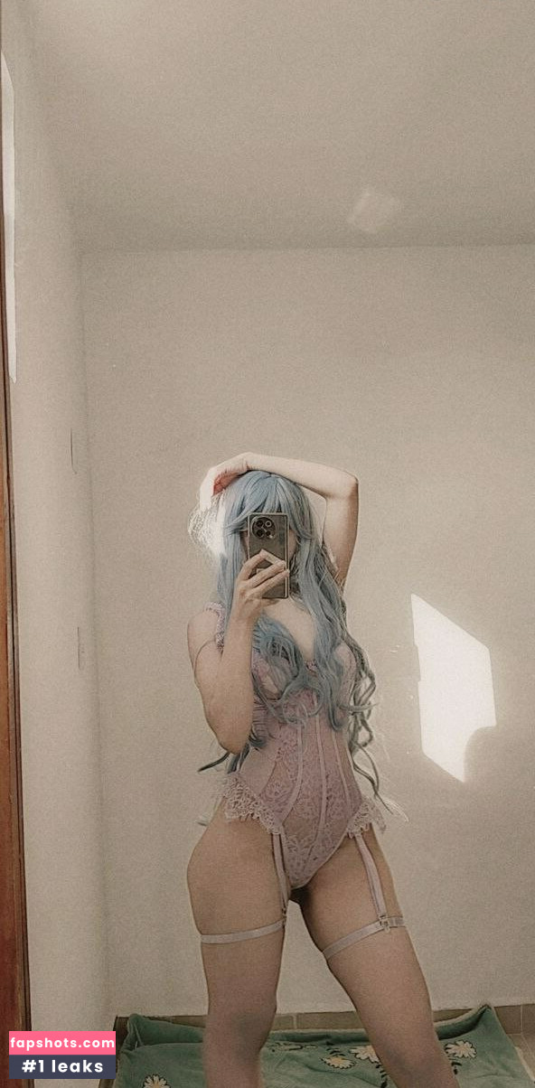 Mariana Kuyuri gallery photo #2