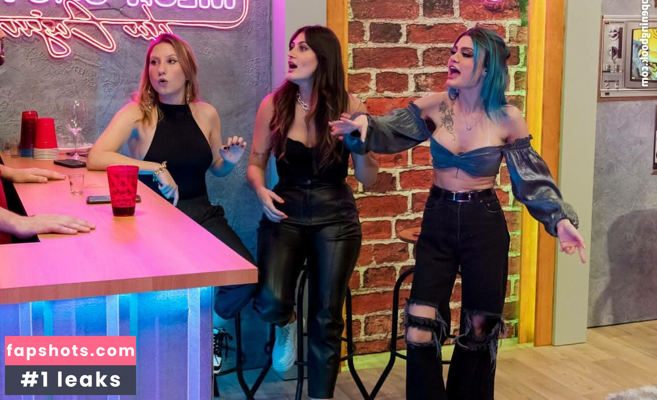 Mariana Nery gallery photo #2