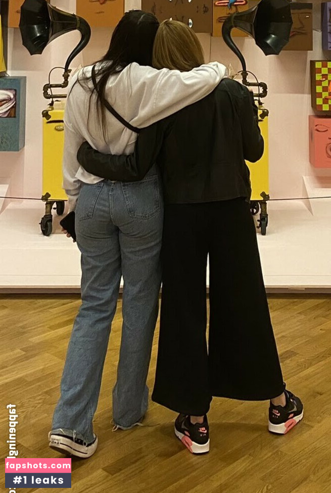 Mariana Nery gallery photo #18