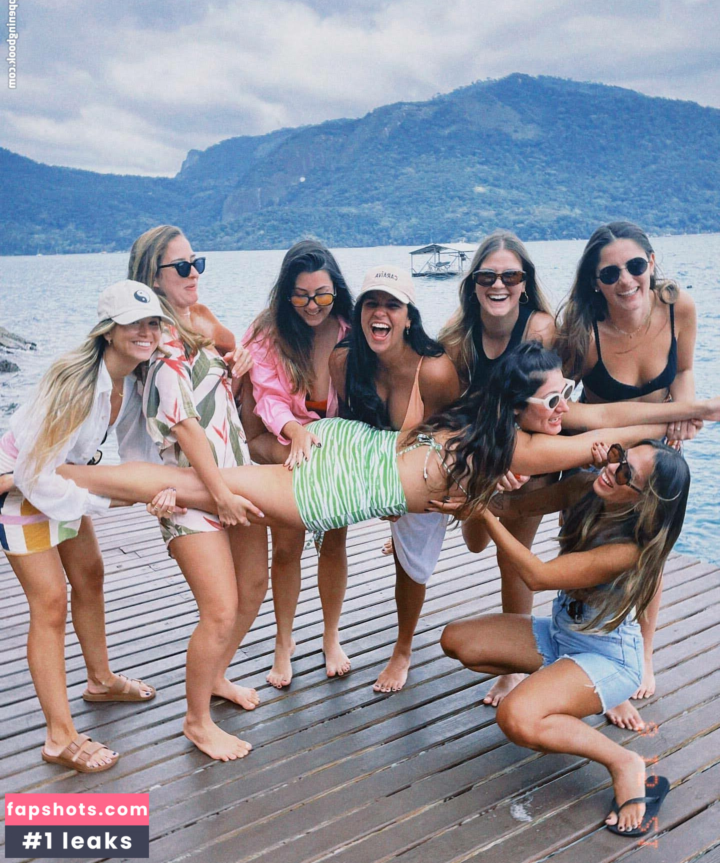 Mariana Nery gallery photo #23