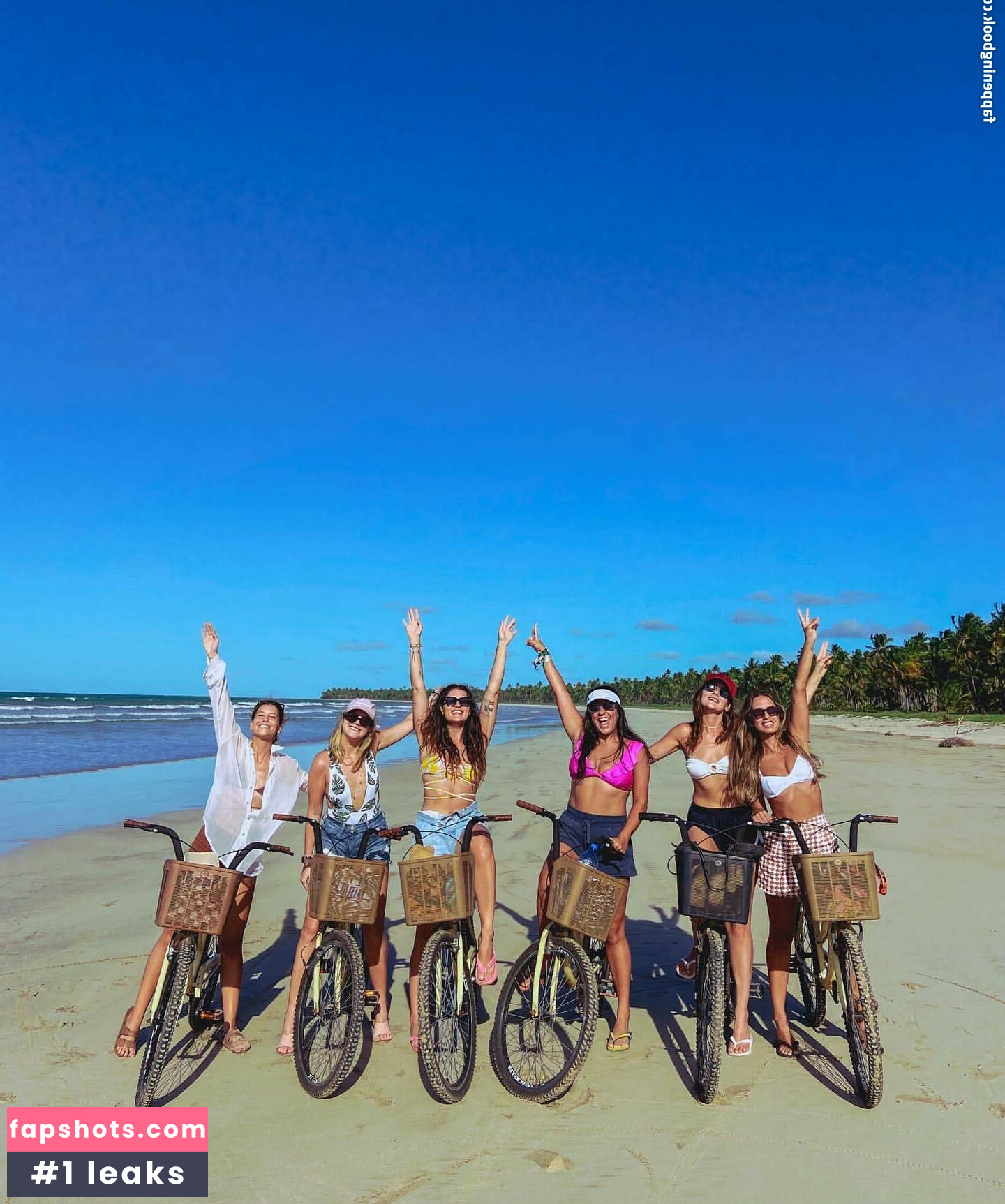 Mariana Nery gallery photo #25