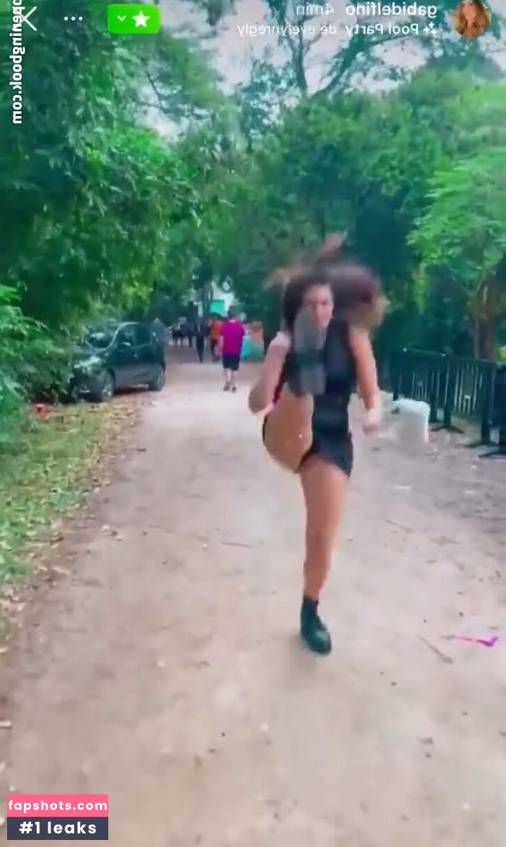 Mariana Nery gallery photo #27