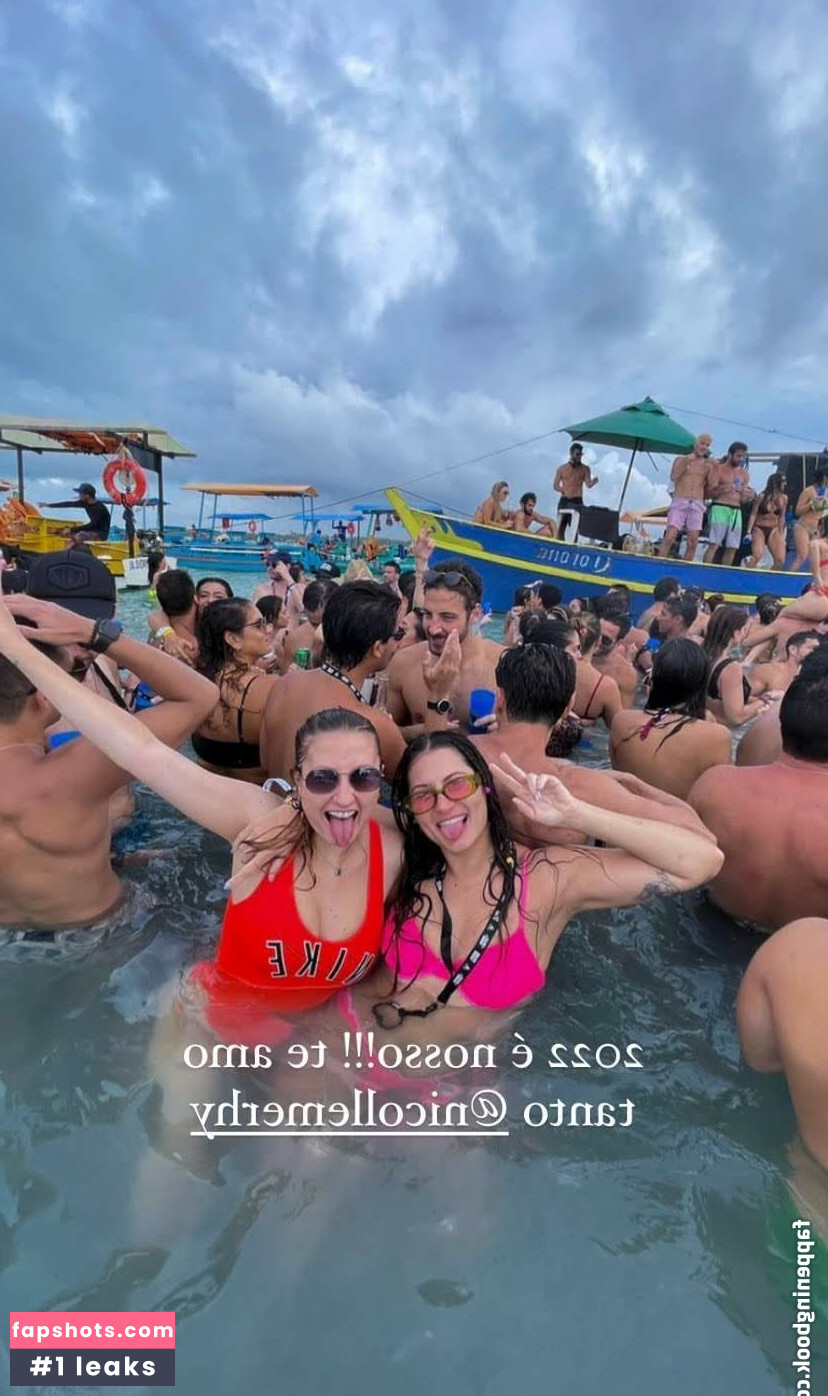 Mariana Nery gallery photo #5