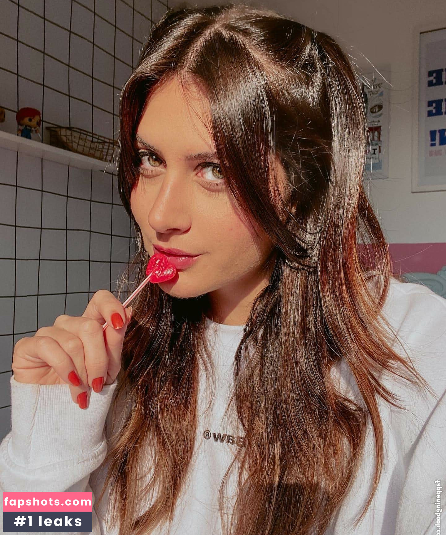 Mariana Nery gallery photo #9