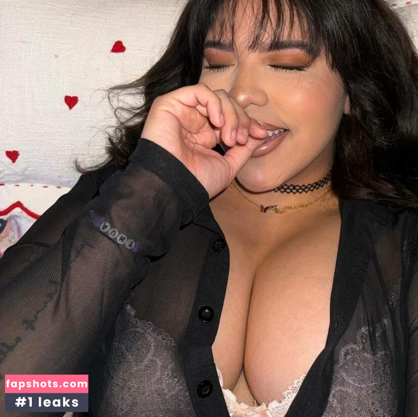 Mariana Ramos gallery photo #20