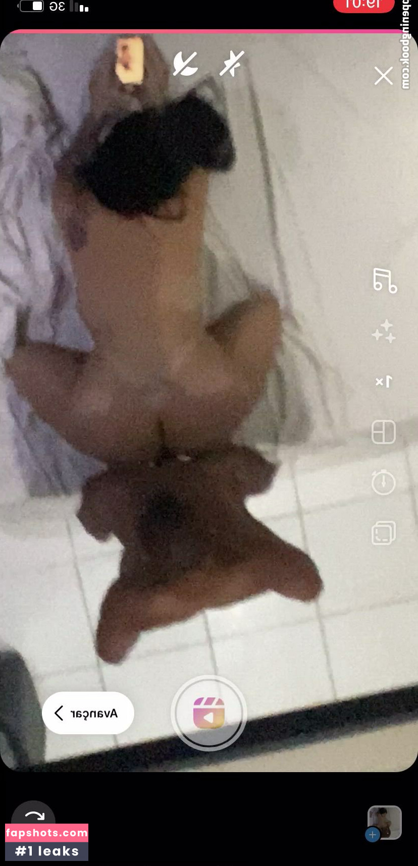 Mariana Santos gallery photo #24