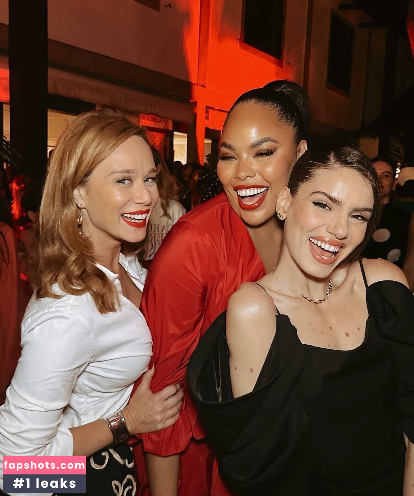 Mariana Ximenes gallery photo #48