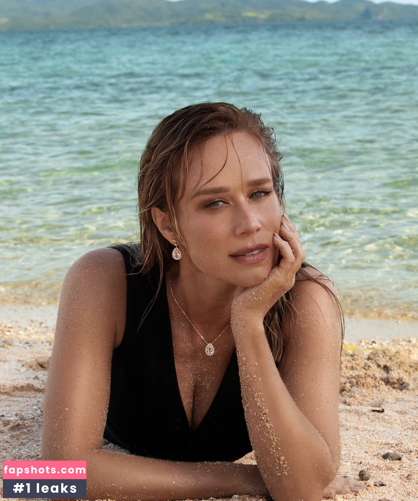 Mariana Ximenes gallery photo #55