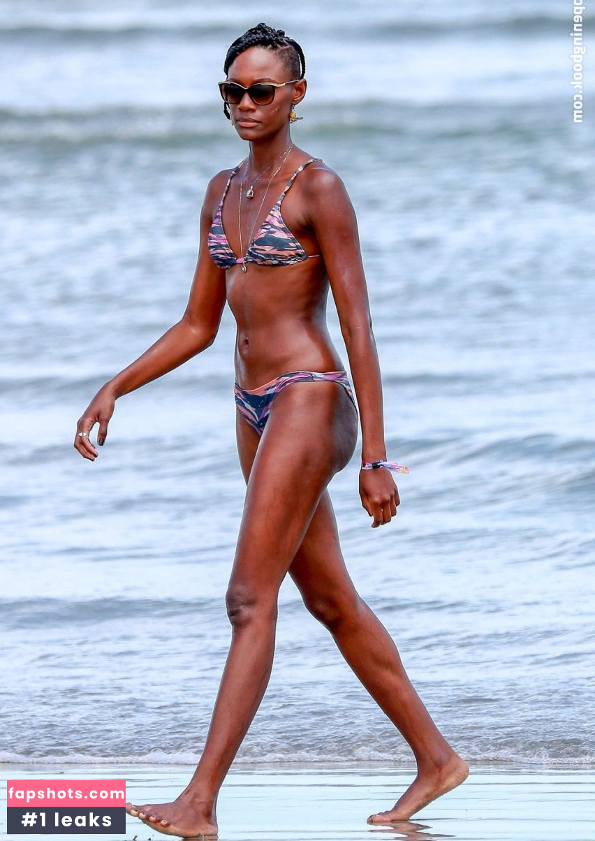 Mariane Calazan gallery photo #15