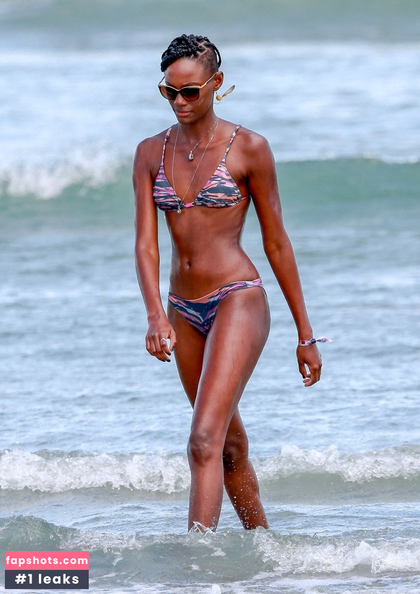 Mariane Calazan nude babe gallery