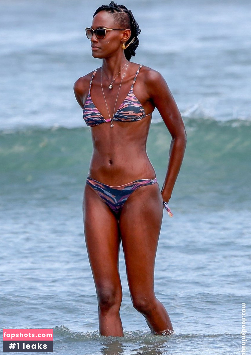 Mariane Calazan gallery photo #33