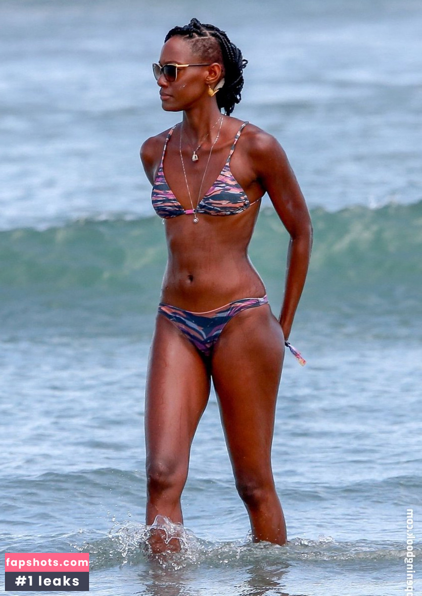 Mariane Calazan gallery photo #34