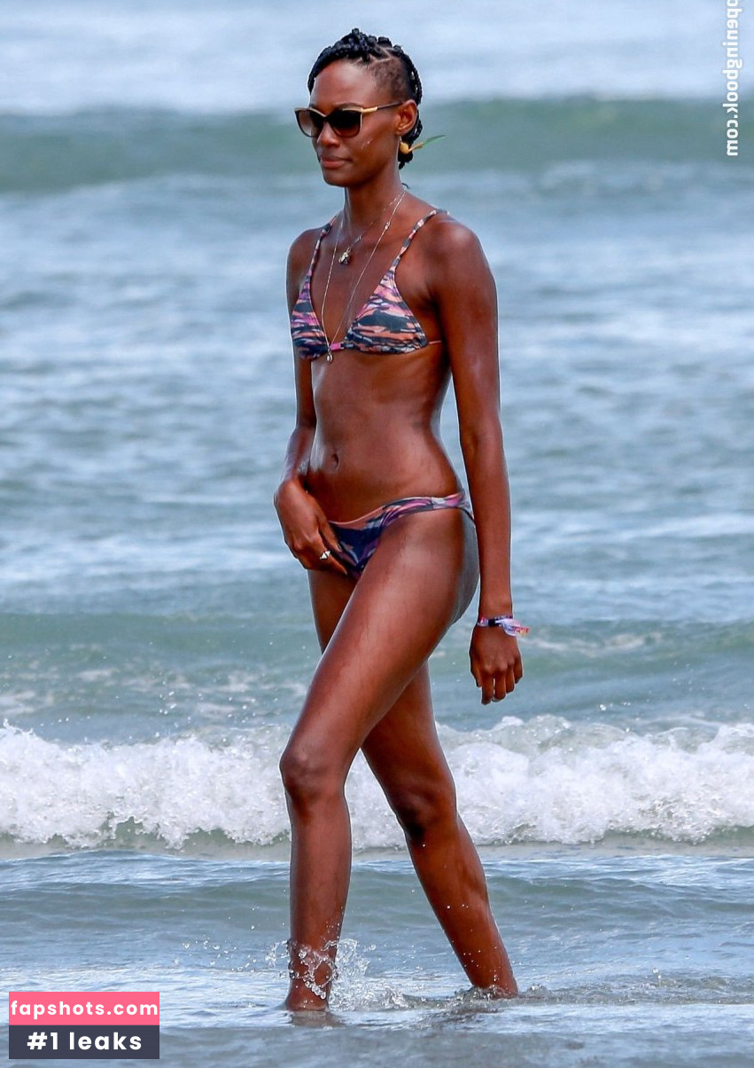 Mariane Calazan gallery photo #41