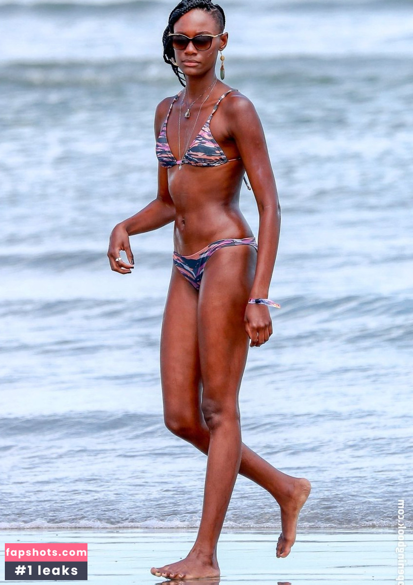 Mariane Calazan gallery photo #46