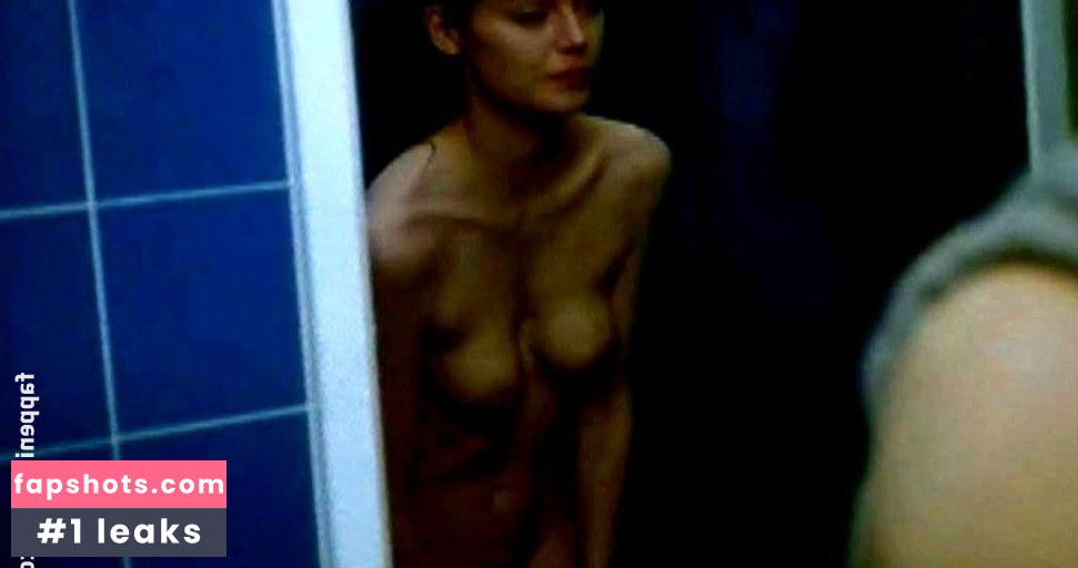 Marianne Denicourt gallery photo #16