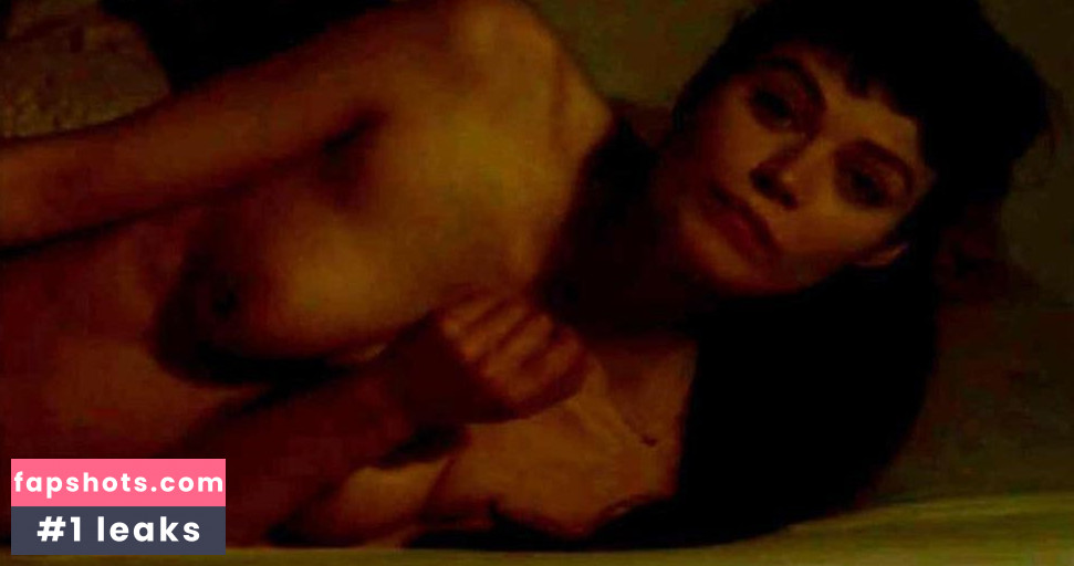 Marianne Denicourt gallery photo #18