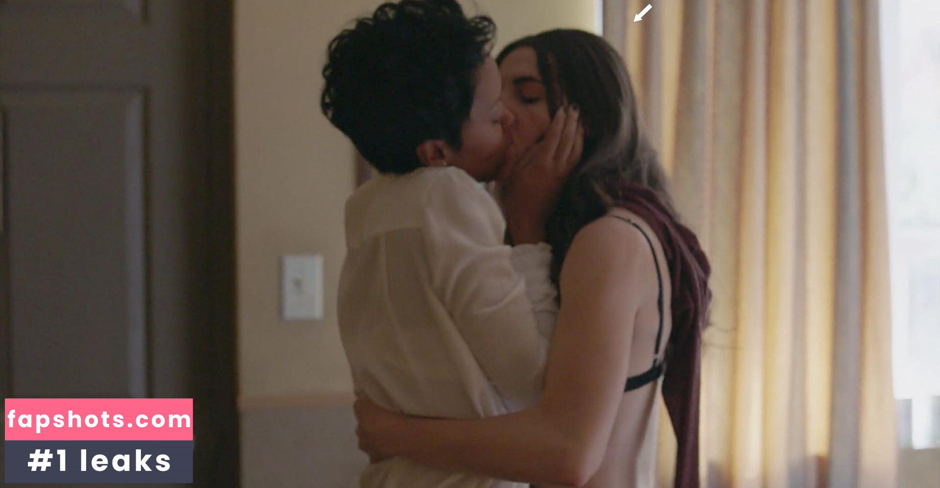 Marianne Rendón gallery photo #3