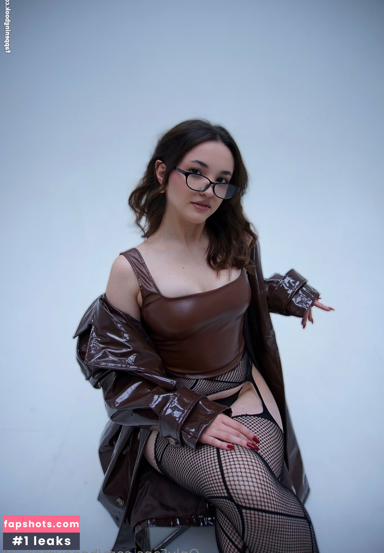 Maribelle gallery photo #8