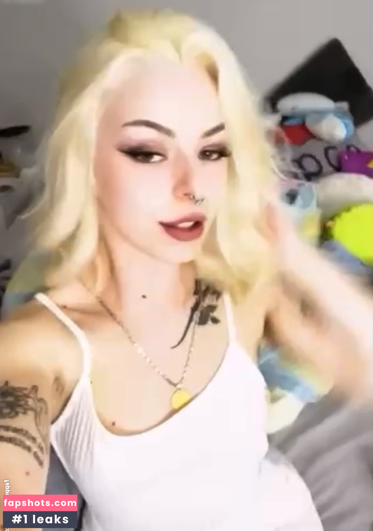 Marie_666 gallery photo #5