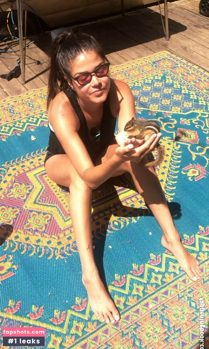 Marie Avgeropoulos gallery photo #3