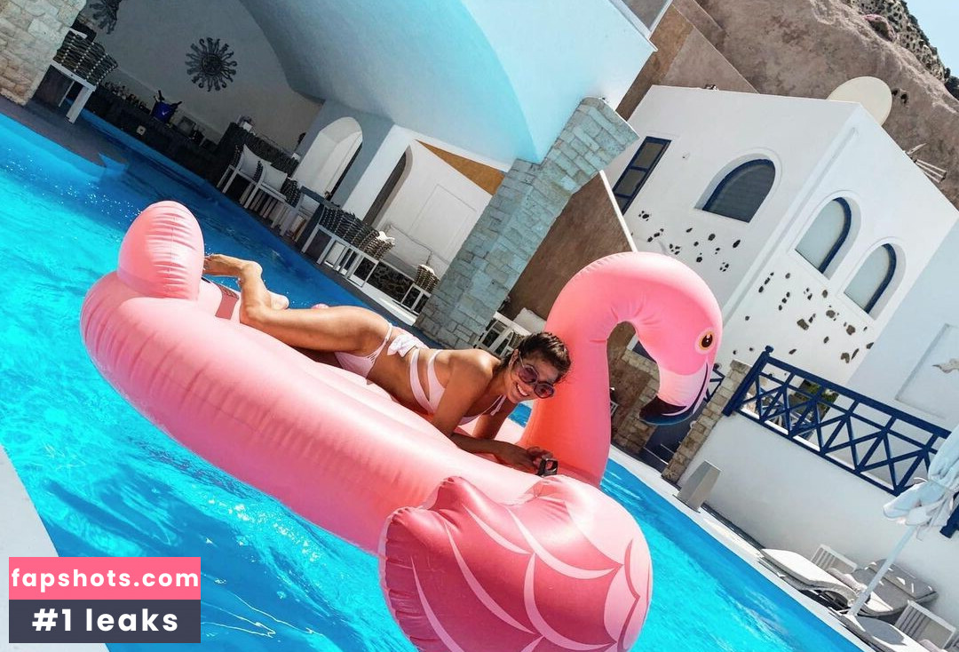 Marie Avgeropoulos gallery photo #24