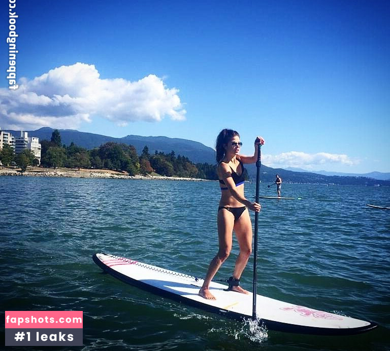 Marie Avgeropoulos gallery photo #30