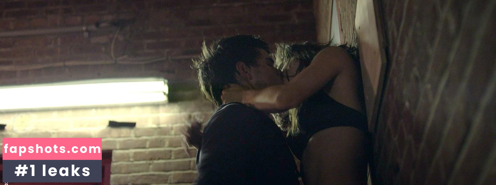 Marie Avgeropoulos gallery photo #40